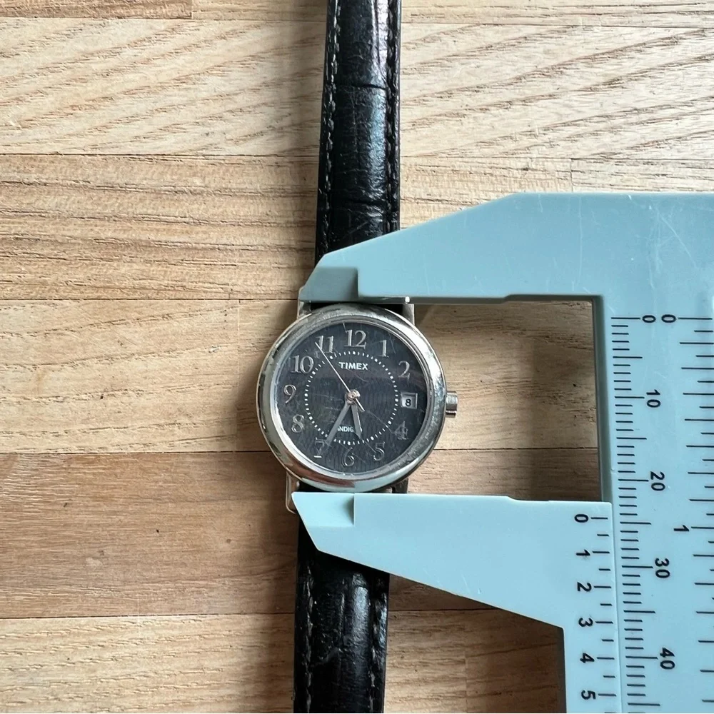 Timex ladies black leather dress watch NEW BATTERY